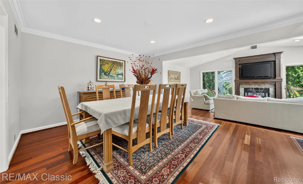 727 Arbor Court Bloomfield Charter Township MI 48304