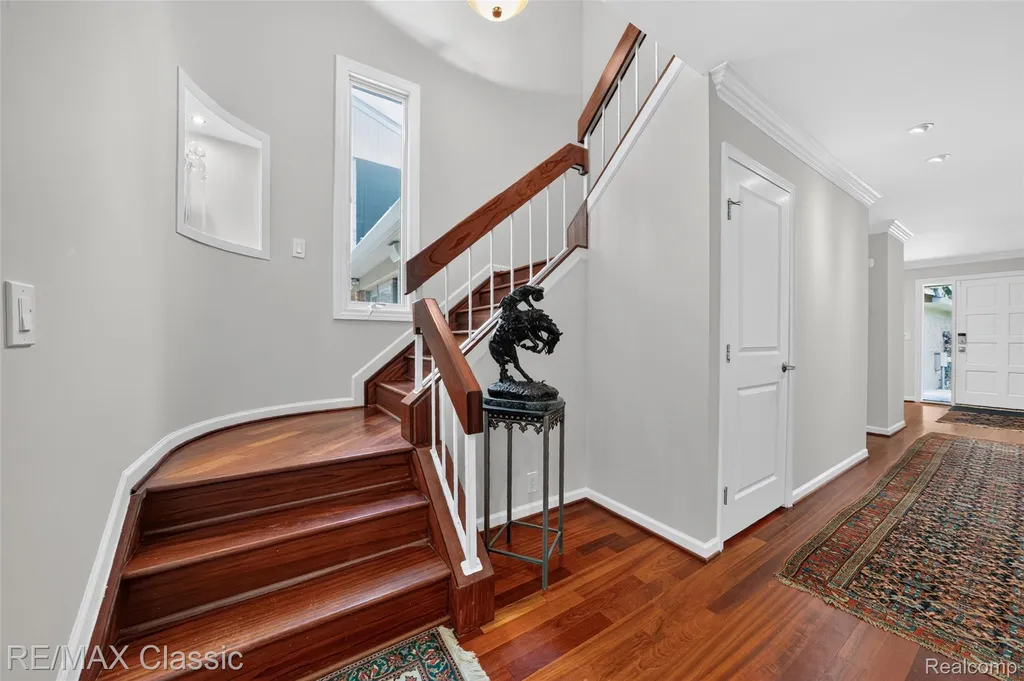 727 Arbor Court Bloomfield Charter Township MI 48304