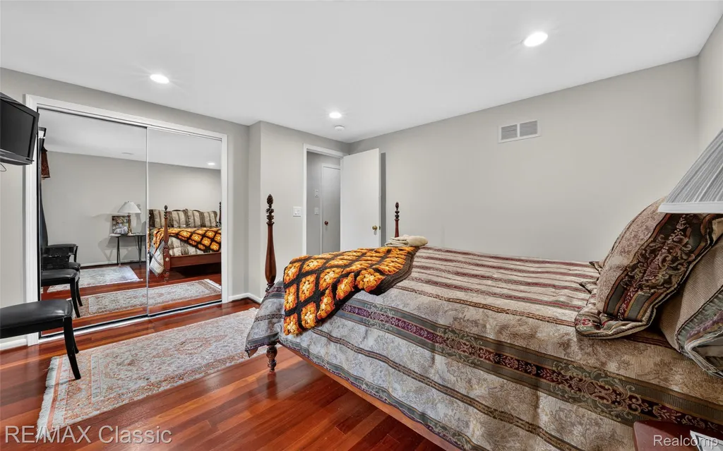 727 Arbor Court Bloomfield Charter Township MI 48304