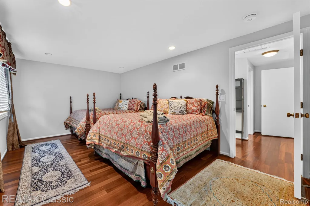 727 Arbor Court Bloomfield Charter Township MI 48304