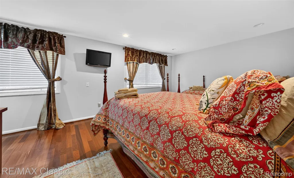 727 Arbor Court Bloomfield Charter Township MI 48304