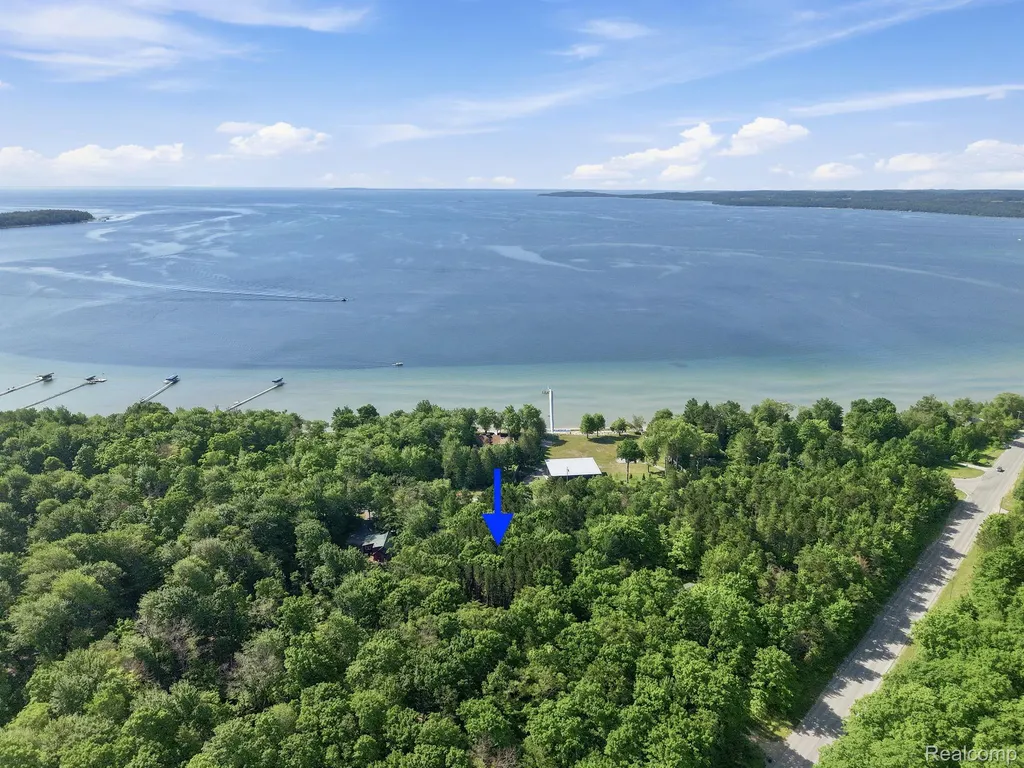 12820 N Northport Point Road Leelanau Township MI 49670