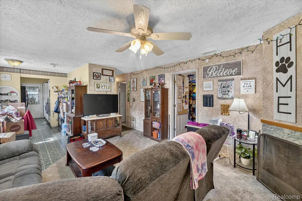 6260 Beth Green Oak Township MI 48116