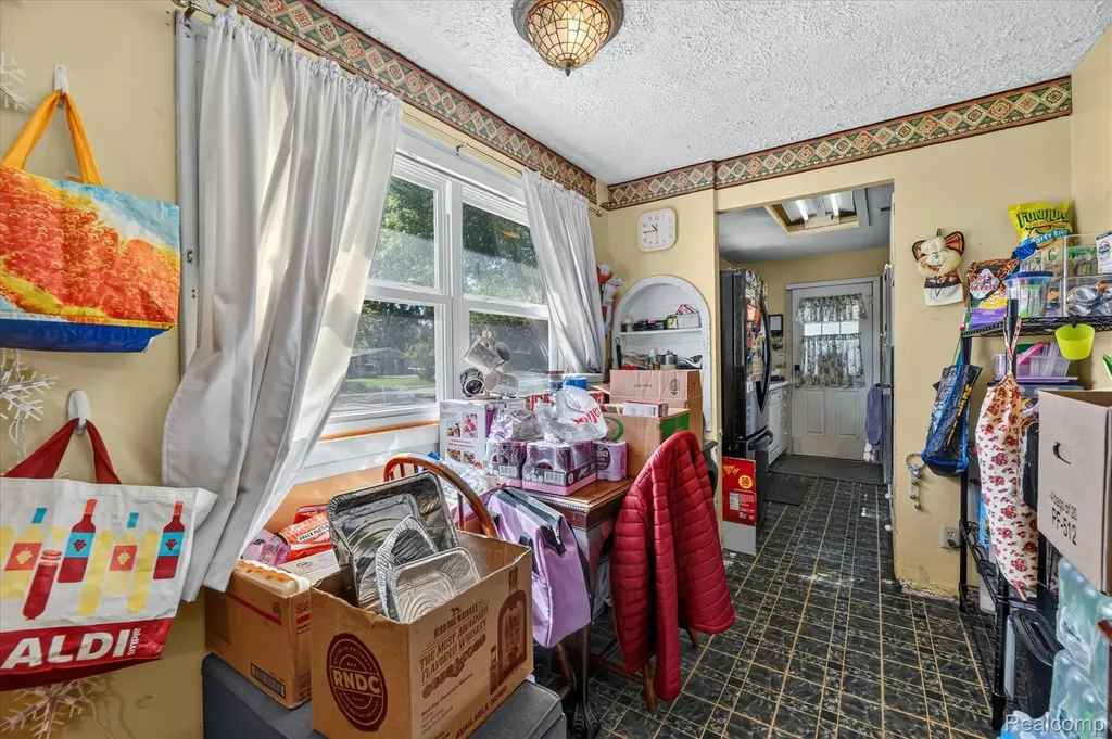6260 Beth Green Oak Township MI 48116
