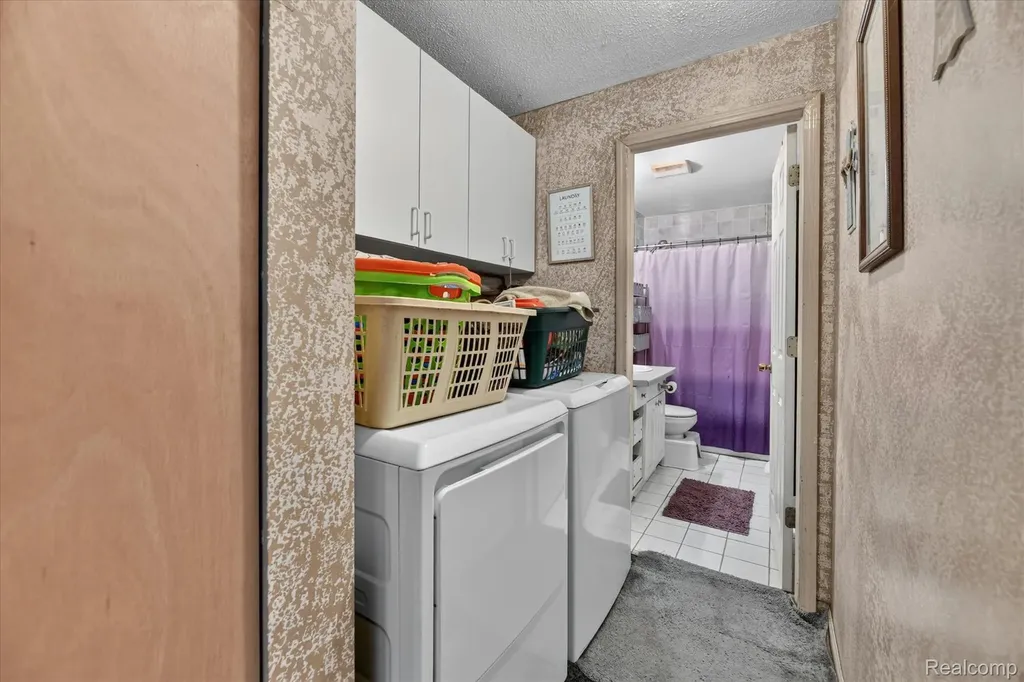 6260 Beth Green Oak Township MI 48116