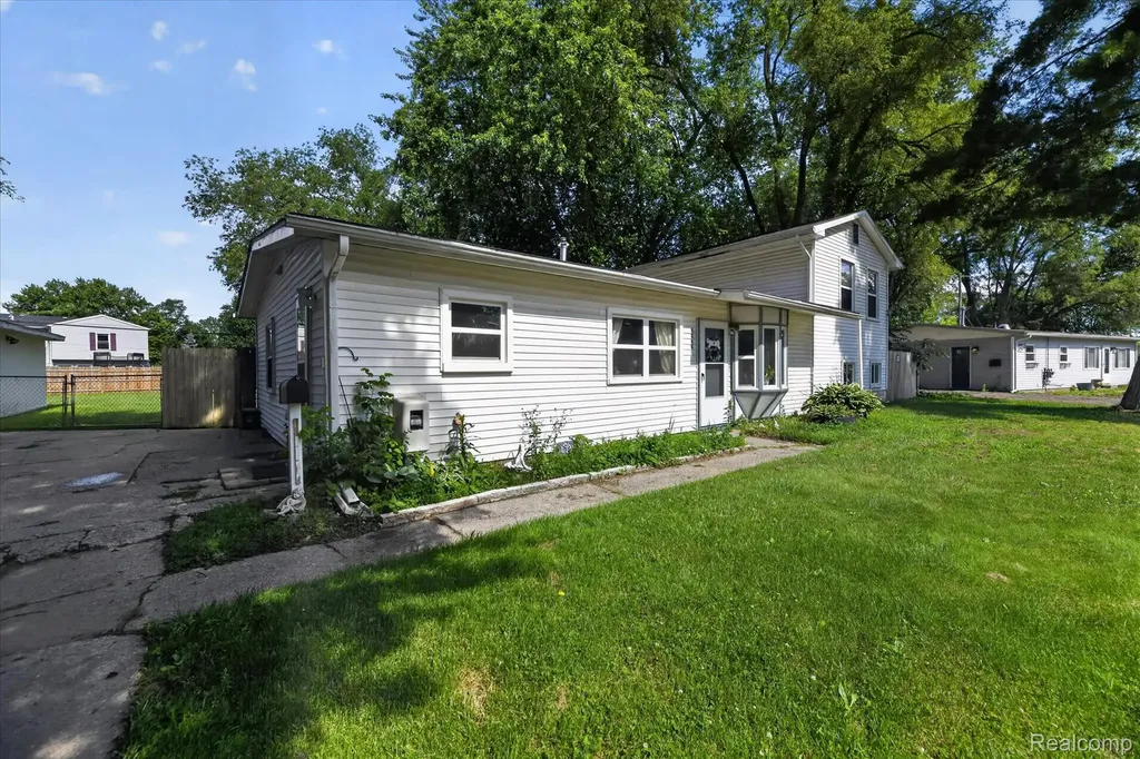 6260 Beth Green Oak Township MI 48116