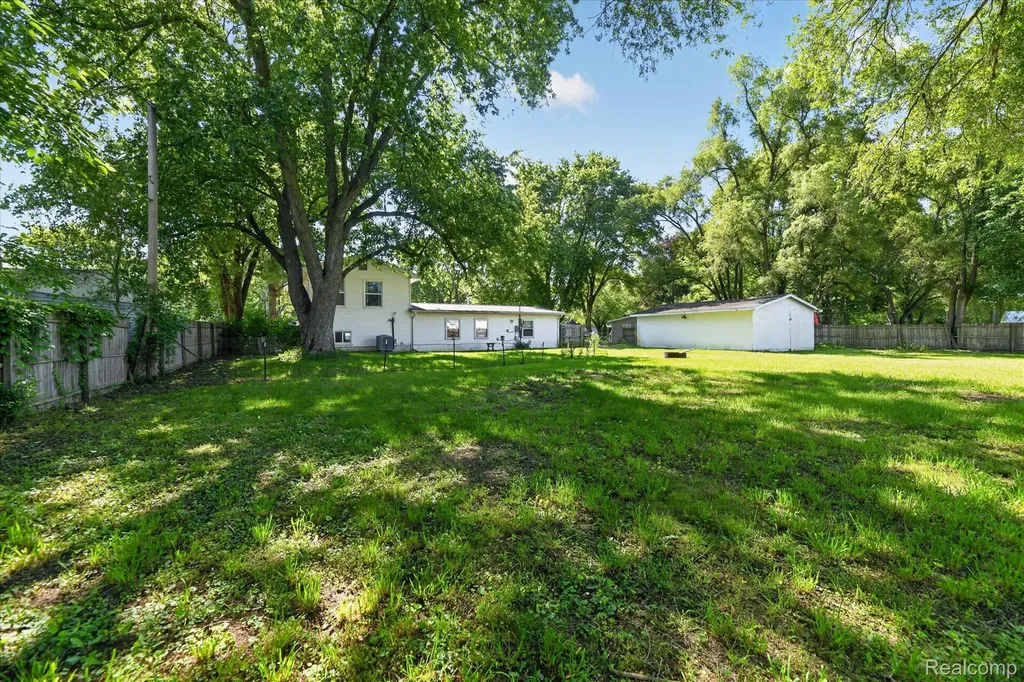 6260 Beth Green Oak Township MI 48116