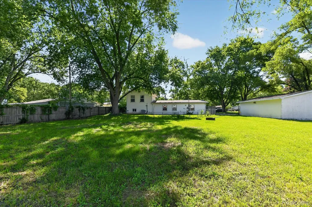 6260 Beth Green Oak Township MI 48116
