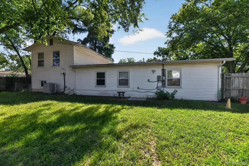 6260 Beth Green Oak Township MI 48116