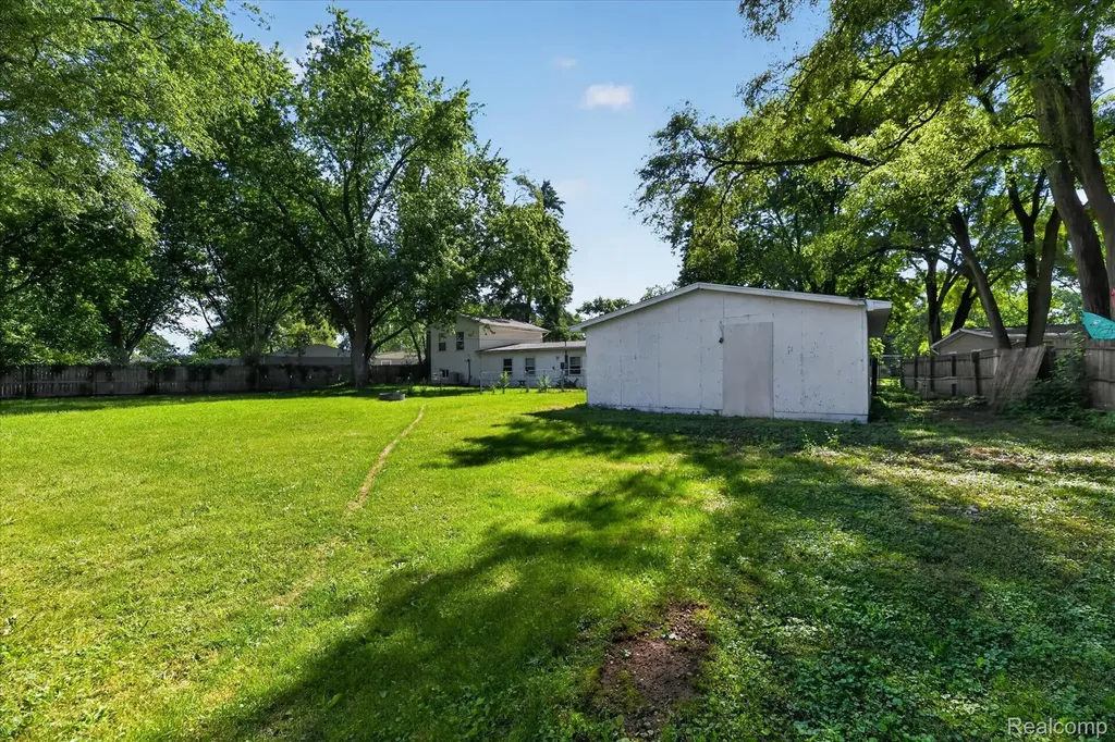 6260 Beth Green Oak Township MI 48116