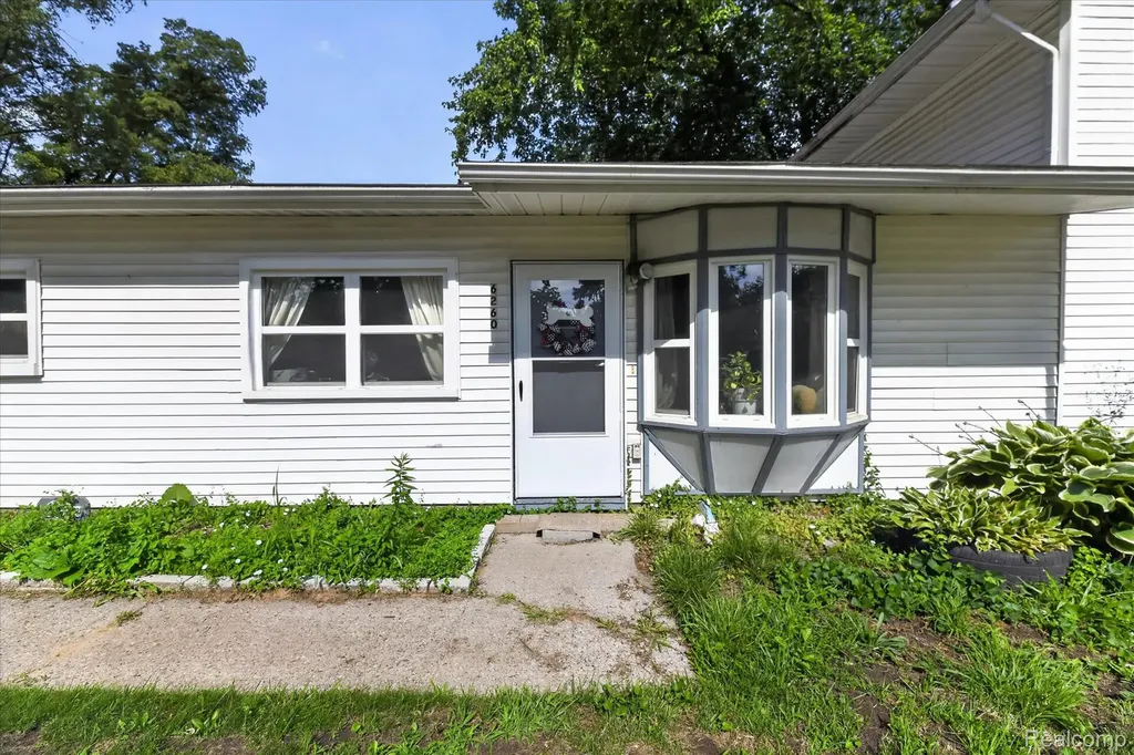 6260 Beth Green Oak Township MI 48116