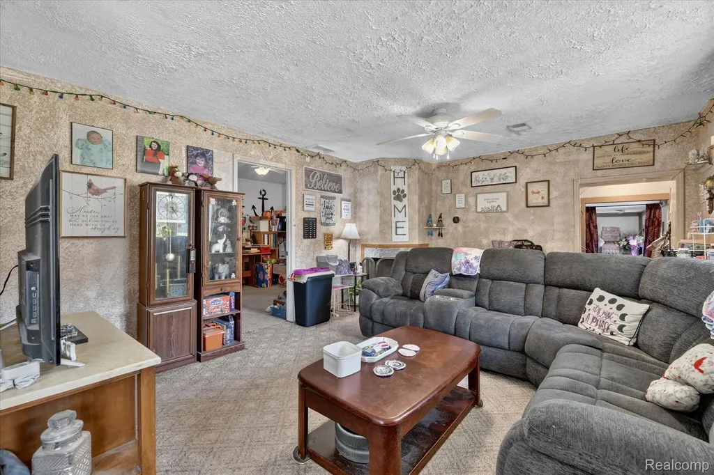 6260 Beth Green Oak Township MI 48116