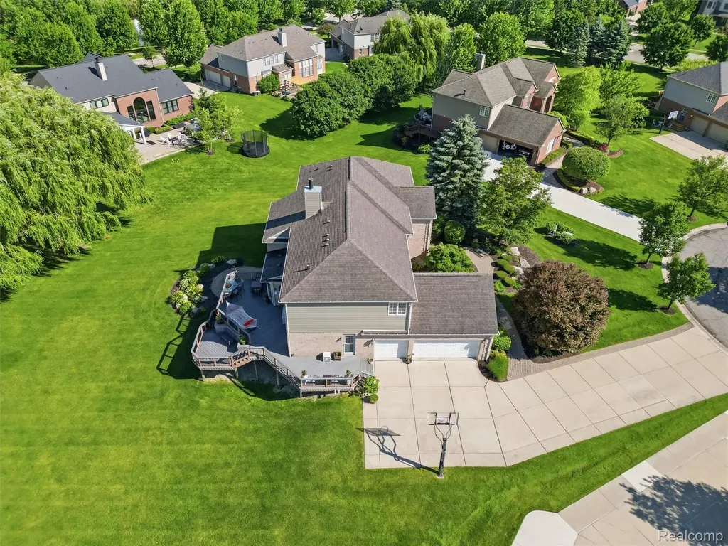 5631 Skye Court Oakland Charter Township MI 48306