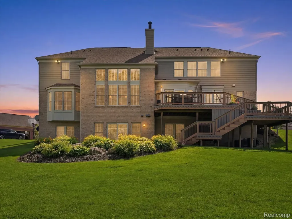 5631 Skye Court Oakland Charter Township MI 48306