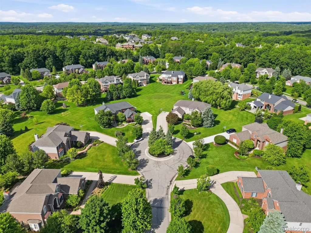 5631 Skye Court Oakland Charter Township MI 48306