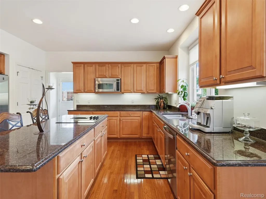 5631 Skye Court Oakland Charter Township MI 48306
