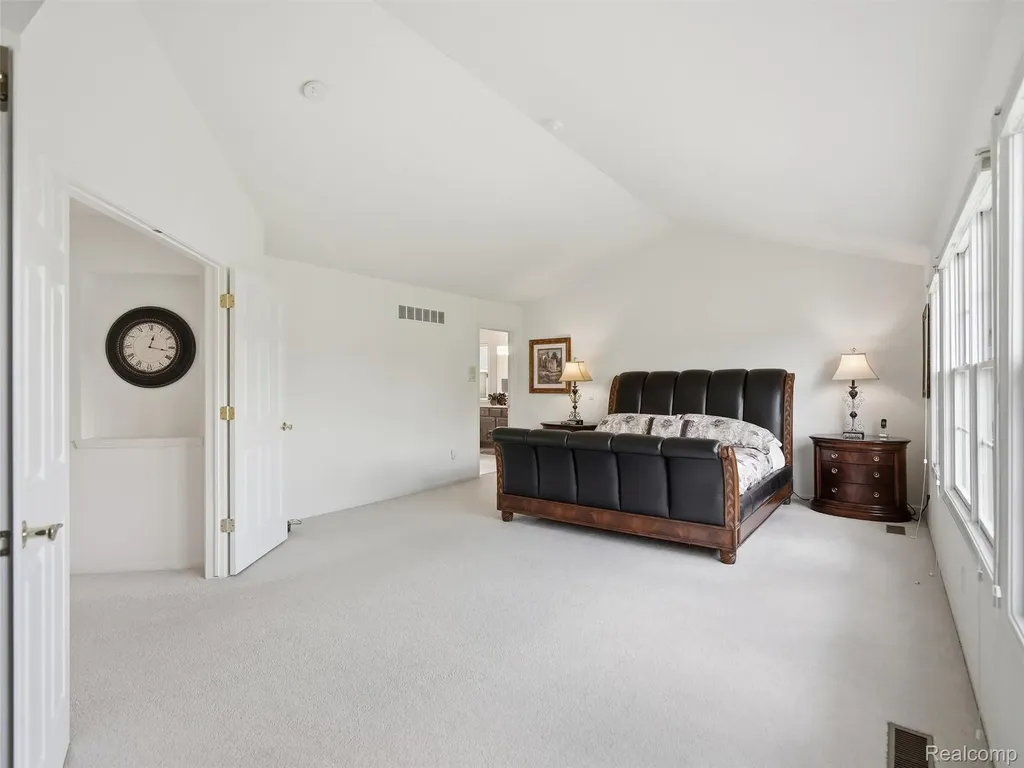 5631 Skye Court Oakland Charter Township MI 48306