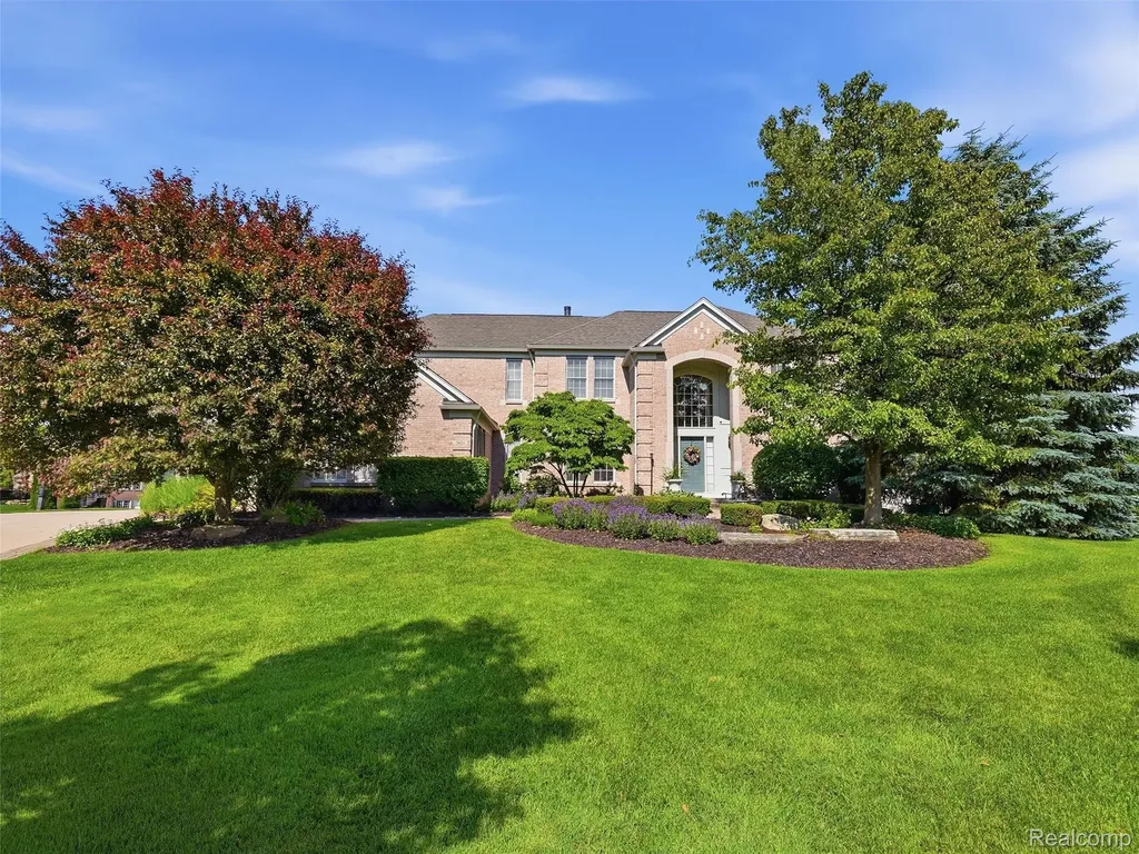 5631 Skye Court Oakland Charter Township MI 48306