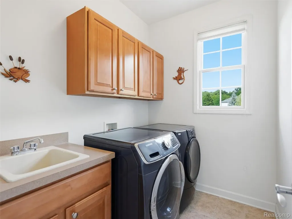 5631 Skye Court Oakland Charter Township MI 48306