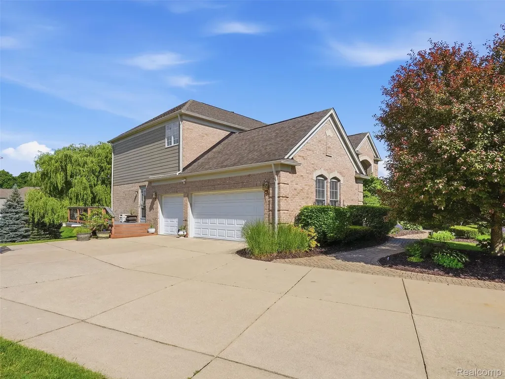 5631 Skye Court Oakland Charter Township MI 48306