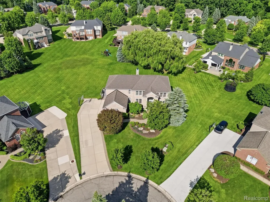 5631 Skye Court Oakland Charter Township MI 48306