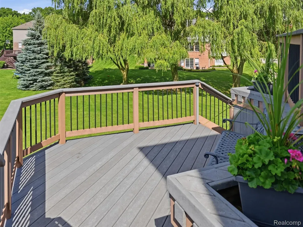 5631 Skye Court Oakland Charter Township MI 48306