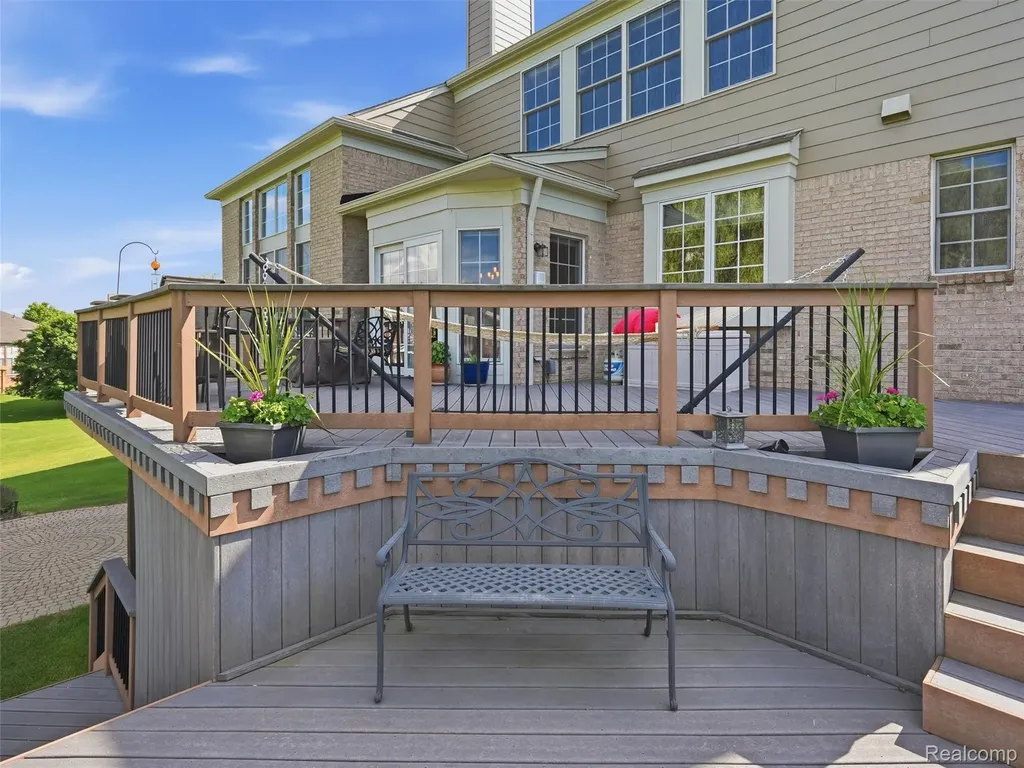 5631 Skye Court Oakland Charter Township MI 48306