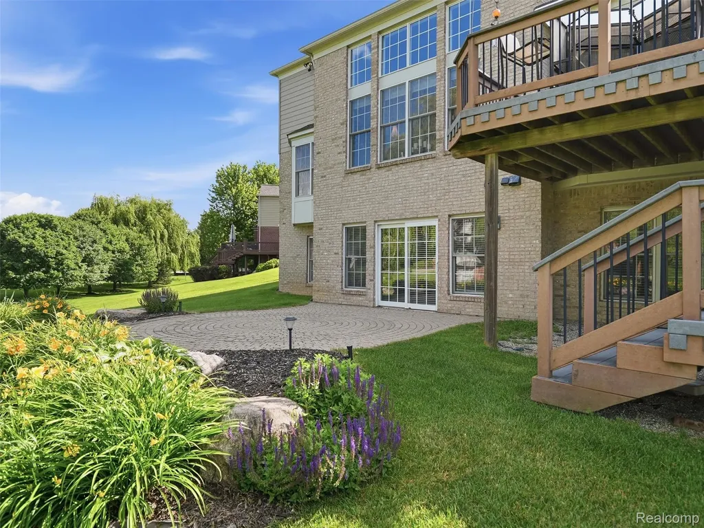 5631 Skye Court Oakland Charter Township MI 48306