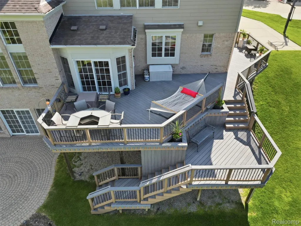 5631 Skye Court Oakland Charter Township MI 48306
