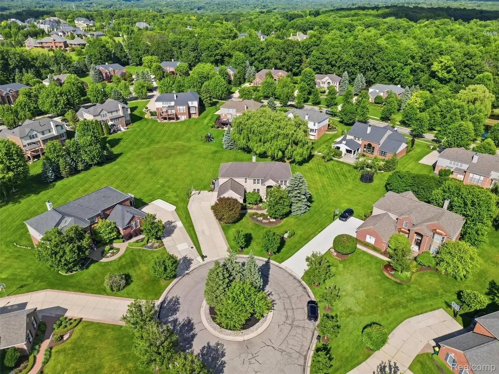 5631 Skye Court Oakland Charter Township MI 48306