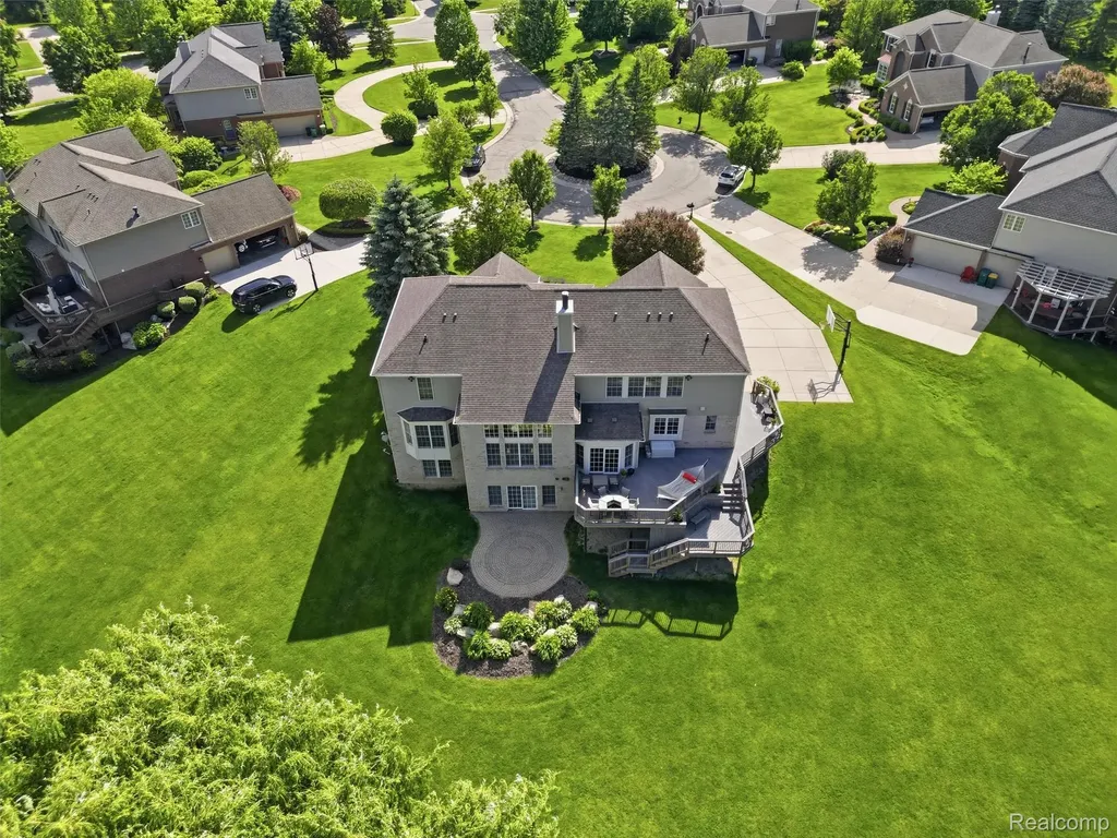 5631 Skye Court Oakland Charter Township MI 48306