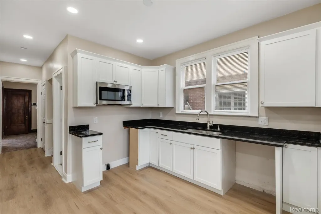 121 Colorado Street Highland Park City MI 48203