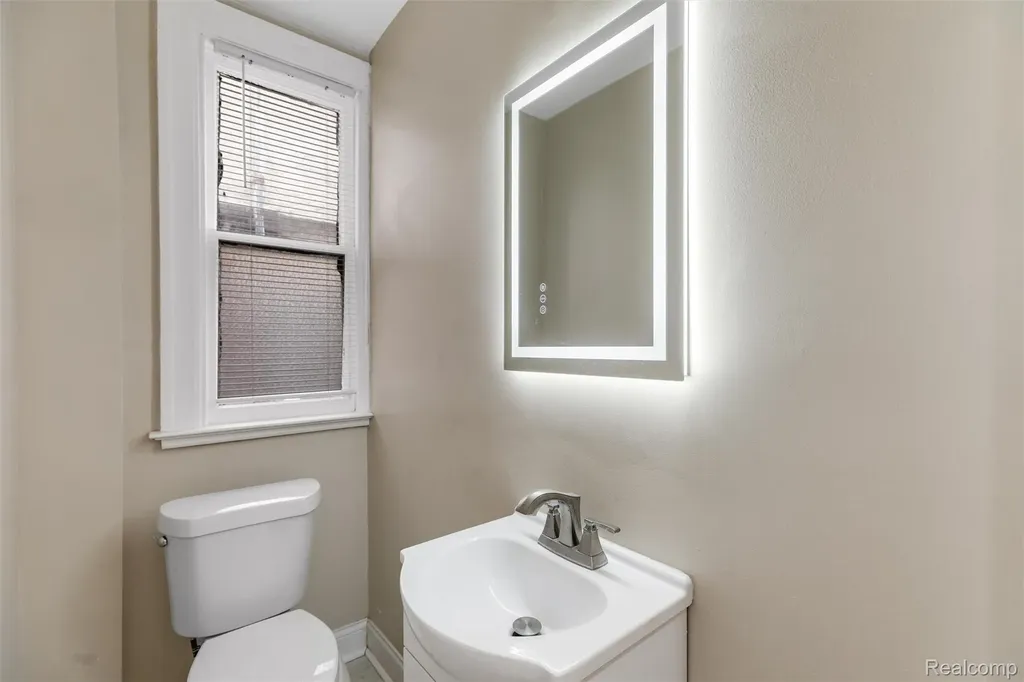 121 Colorado Street Highland Park City MI 48203