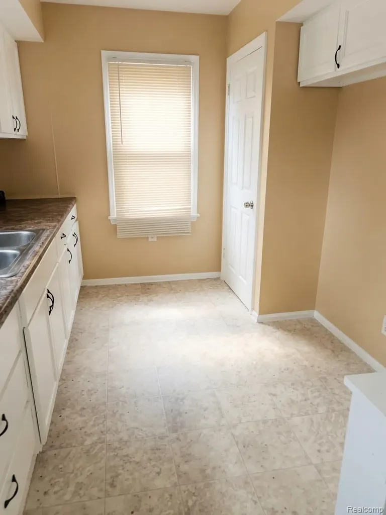 16069 Liberal Street Detroit City MI 48205
