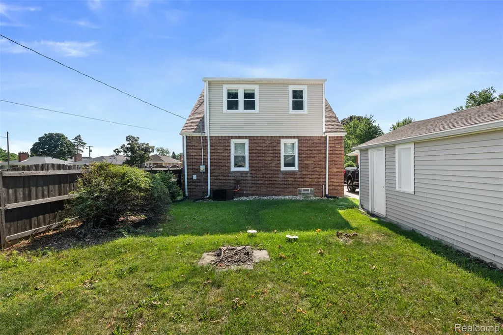 2100 21st Street Wyandotte City MI 48192