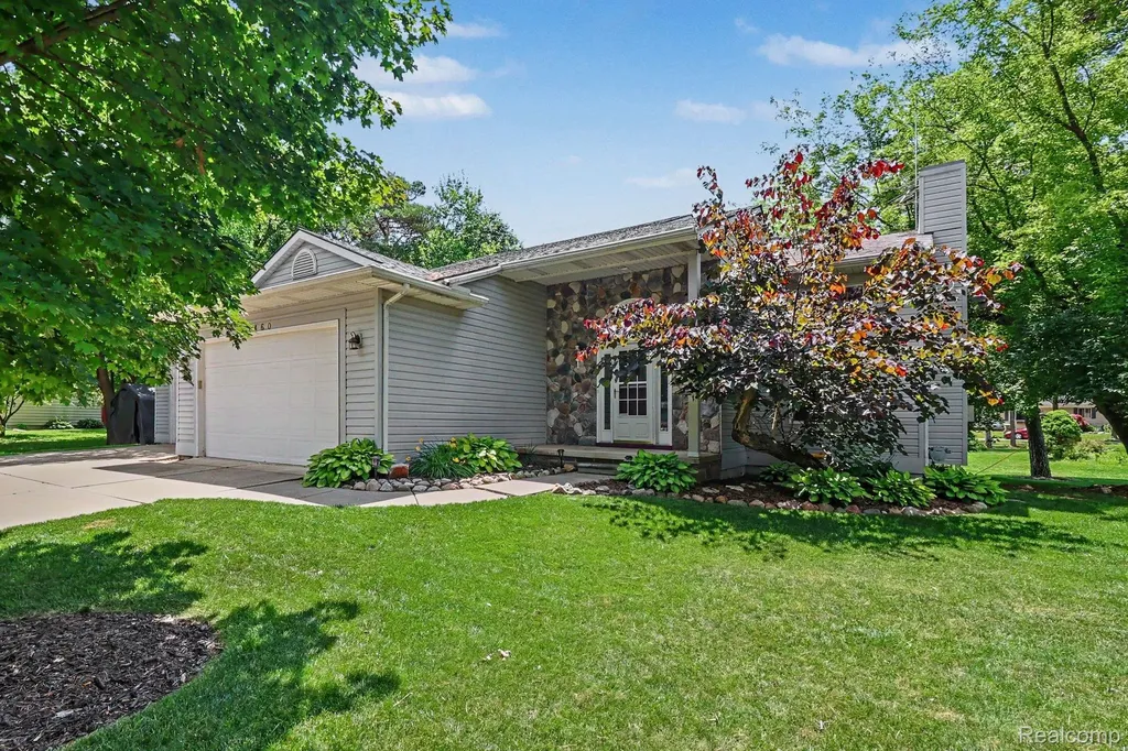 2460 Livernois Drive Oceola Township MI 48843
