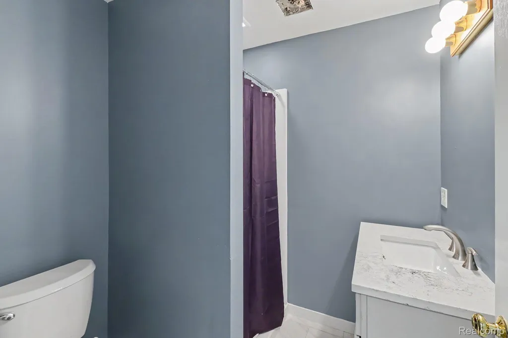 2460 Livernois Drive Oceola Township MI 48843