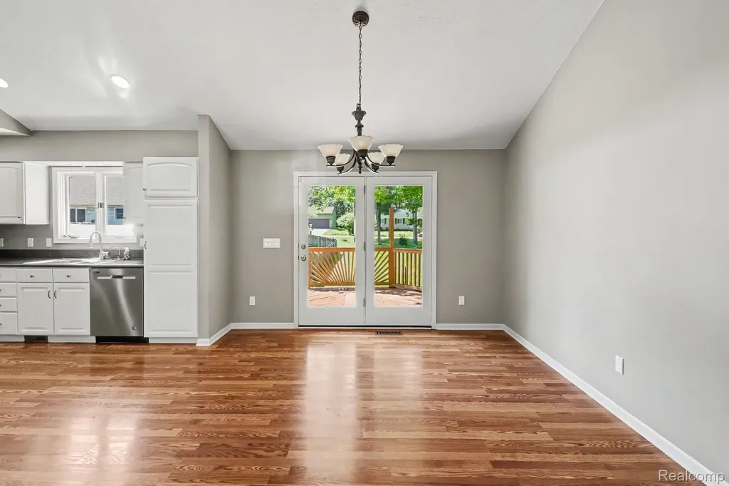 2460 Livernois Drive Oceola Township MI 48843