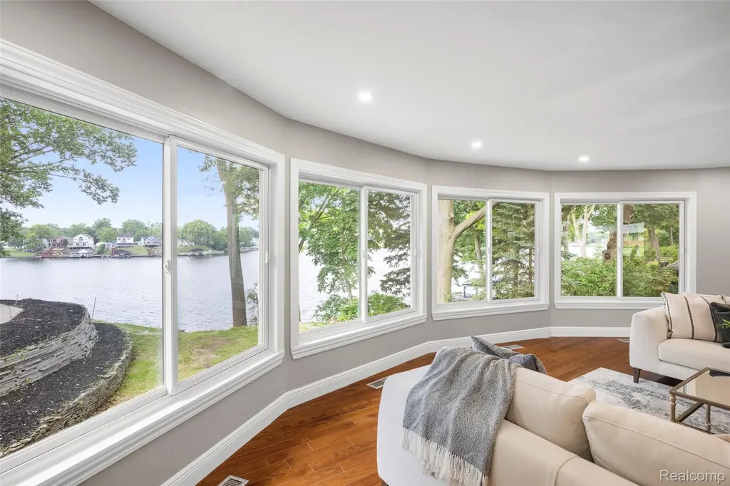 44429 Harmony Lane Van Buren Charter Township MI 48111