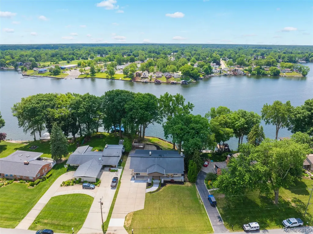 44429 Harmony Lane Van Buren Charter Township MI 48111