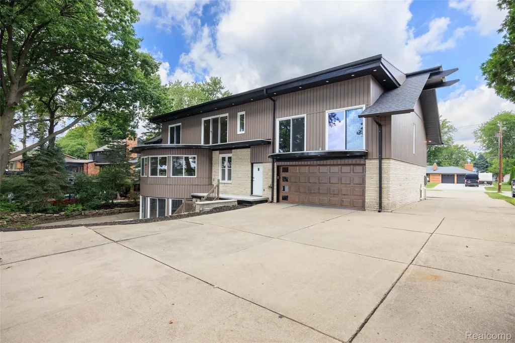 44429 Harmony Lane Van Buren Charter Township MI 48111