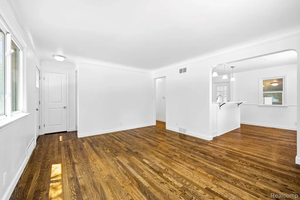 4166 Grayton Drive Waterford Charter Township MI 48328