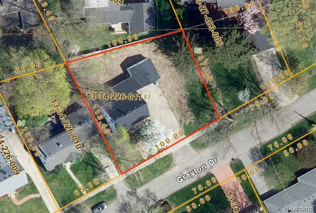 4166 Grayton Drive Waterford Charter Township MI 48328