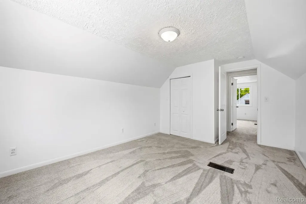 4166 Grayton Drive Waterford Charter Township MI 48328