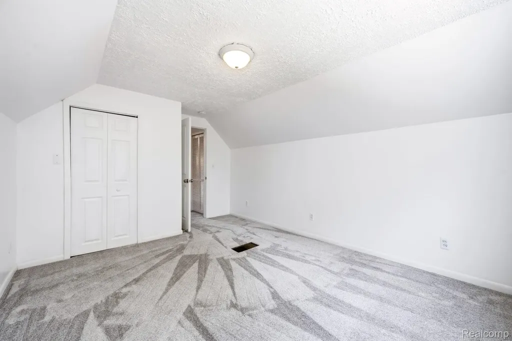 4166 Grayton Drive Waterford Charter Township MI 48328