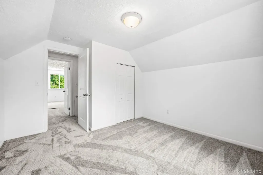 4166 Grayton Drive Waterford Charter Township MI 48328