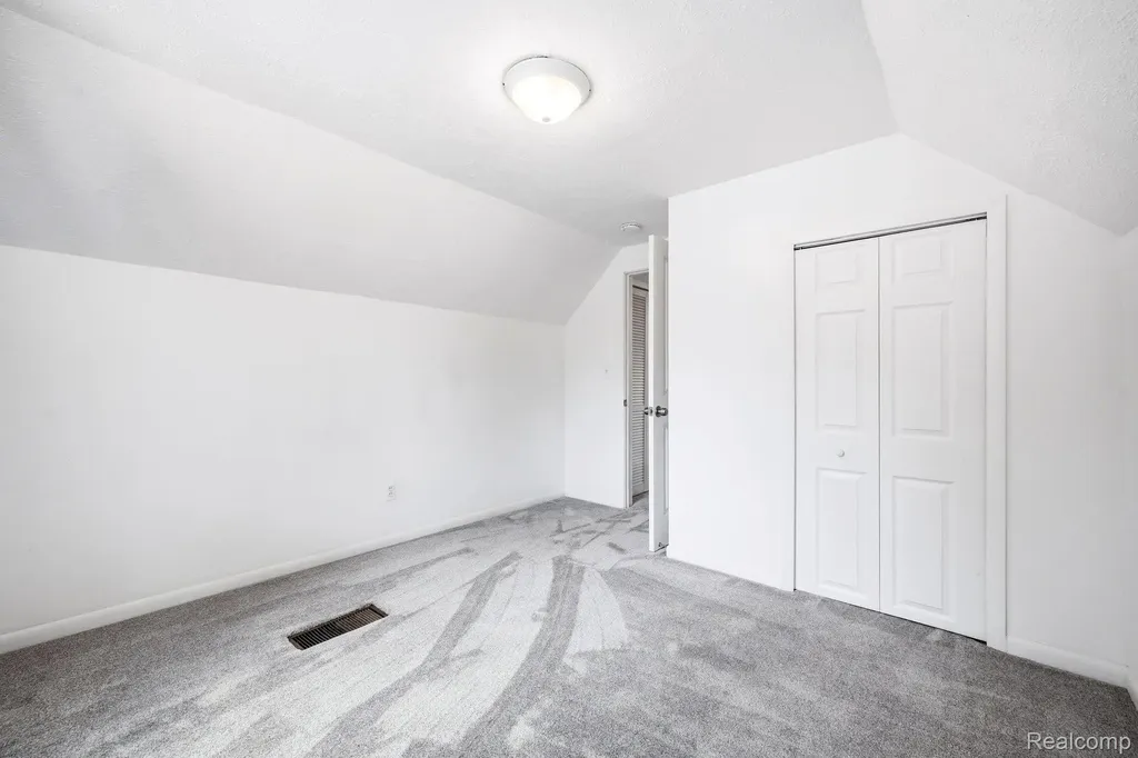4166 Grayton Drive Waterford Charter Township MI 48328