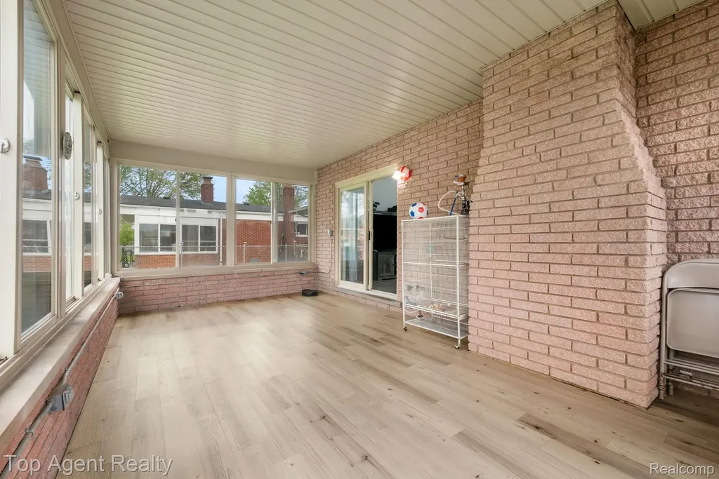 33437 Somerset Drive Sterling Heights City MI 48312