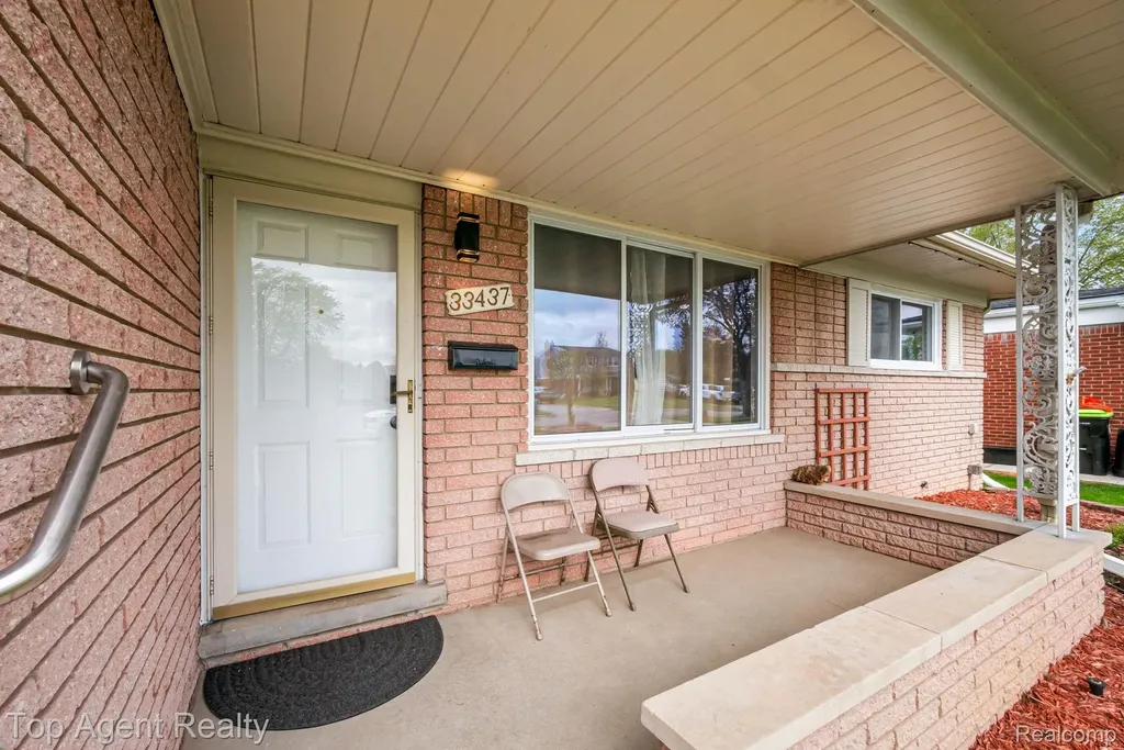 33437 Somerset Drive Sterling Heights City MI 48312