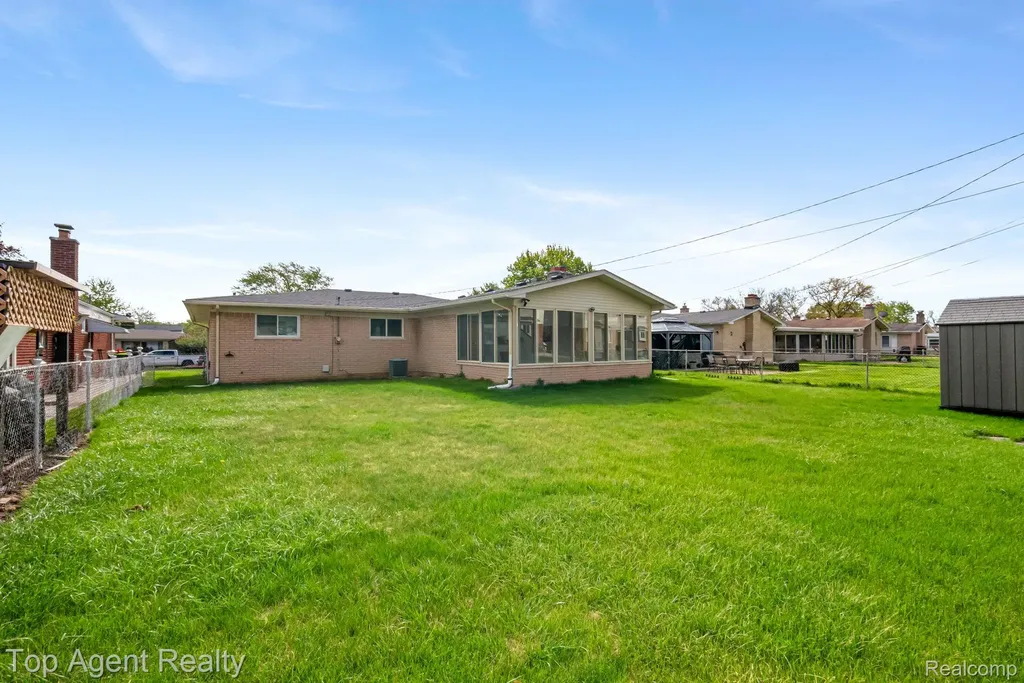 33437 Somerset Drive Sterling Heights City MI 48312